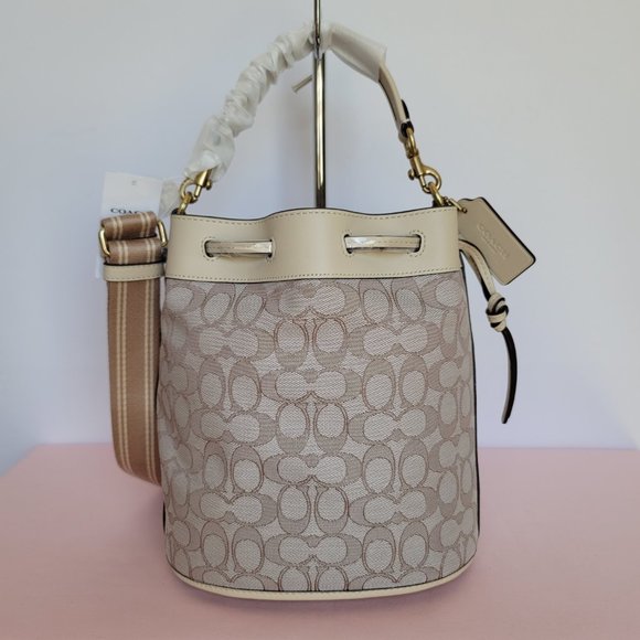 COACH Field Bucket Bag in Signature Jacquard & Leather –Stone Ivory ⭐ - Picture 6 of 16